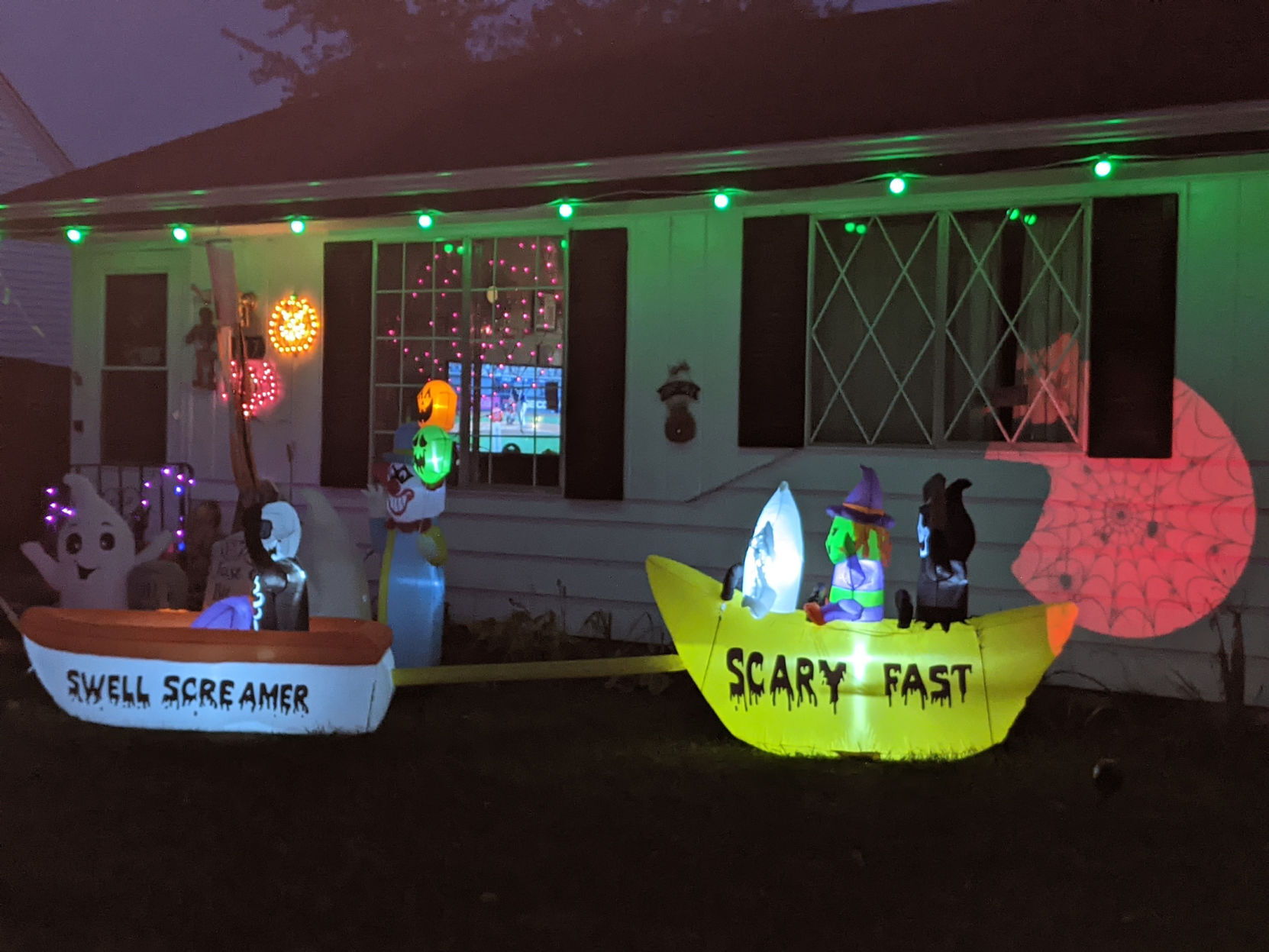 Halloween house boats on Pershing Blvd.jpg